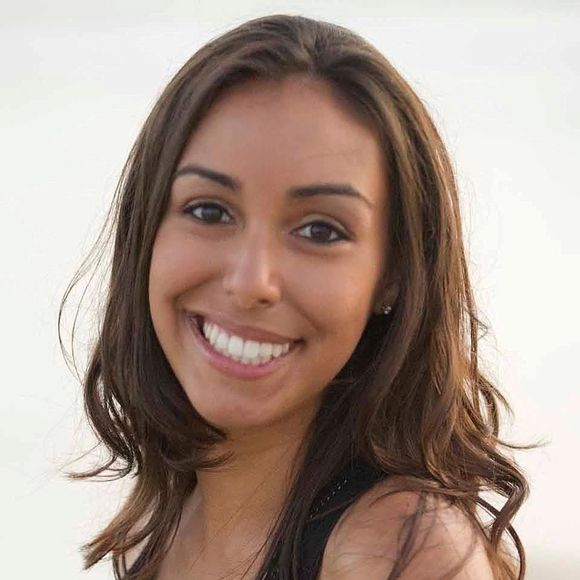 Meet your Posher, Cassandra - Picture 1 of 1